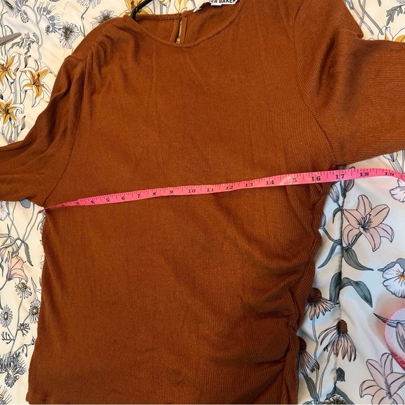 Walter Baker Gavie Solid Ruched Top - Picture 9 of 11